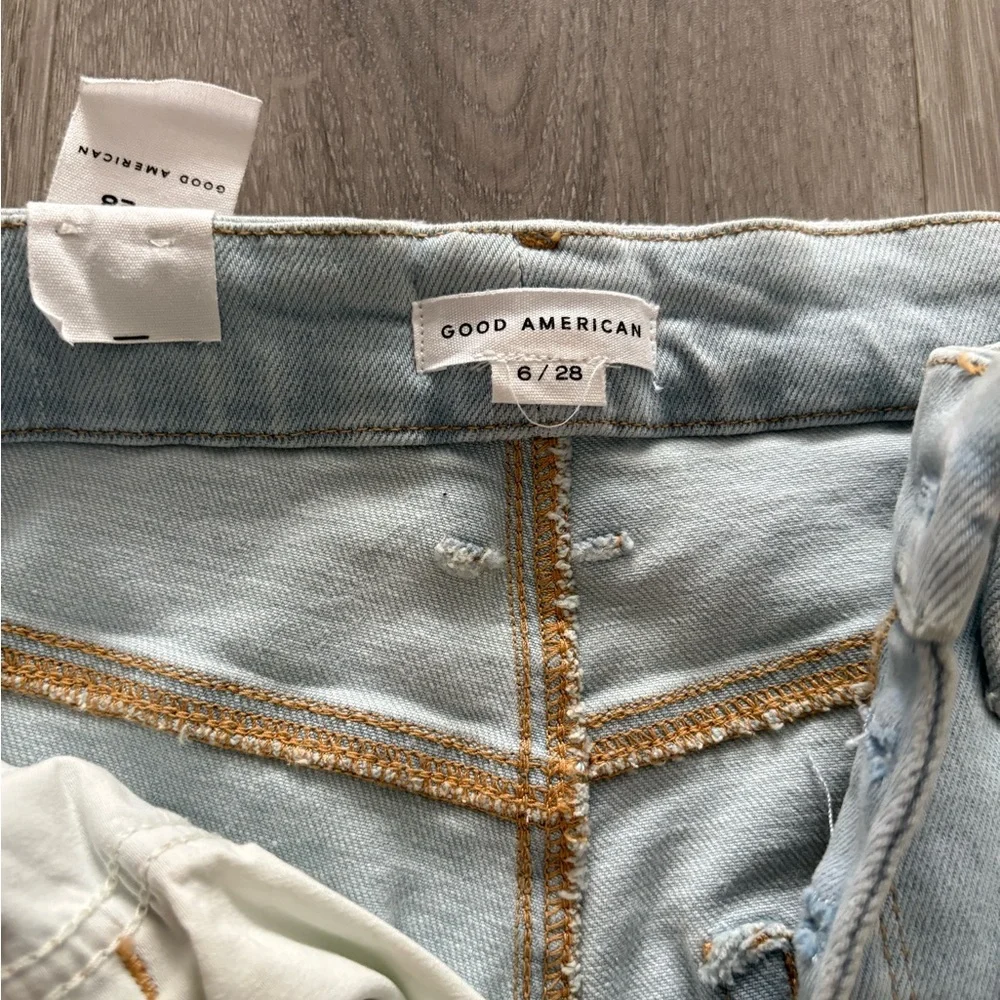 Good American High Rise Light Wash Jeans Good Legs Crop - Picture 4 of 7